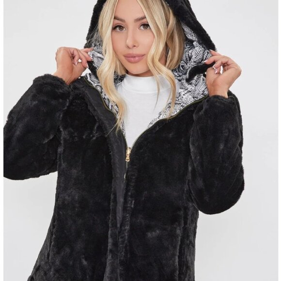 Jackets & Blazers - 🎉 NWT REVERSIBLE Leopard Print Faux Fur Coat with HOOD